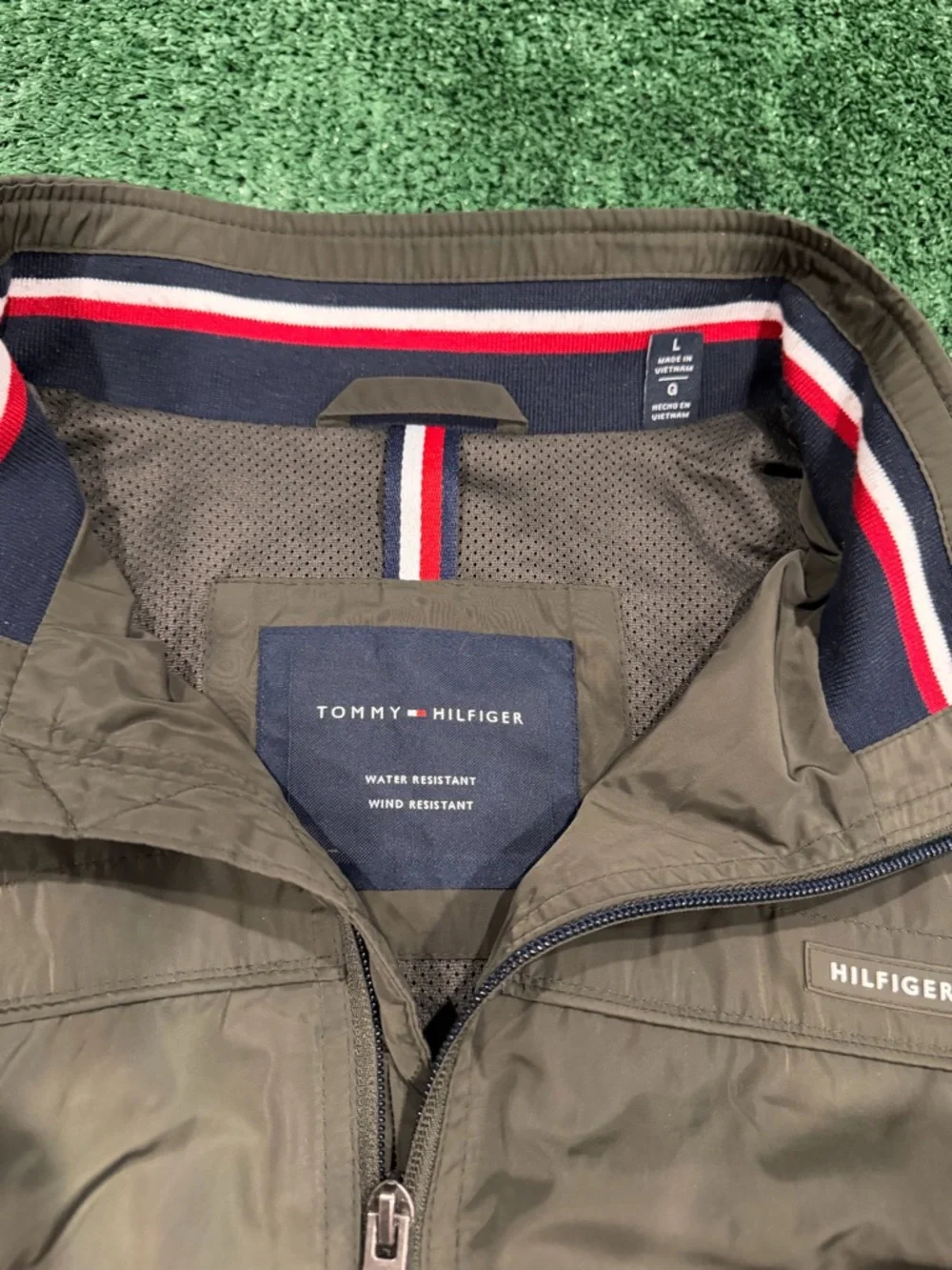 VTG Tommy Hilfiger Men's Olive Windbreaker Jacket - Picture 2 of 6